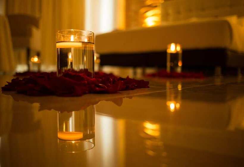 هتل Parque Del Sol