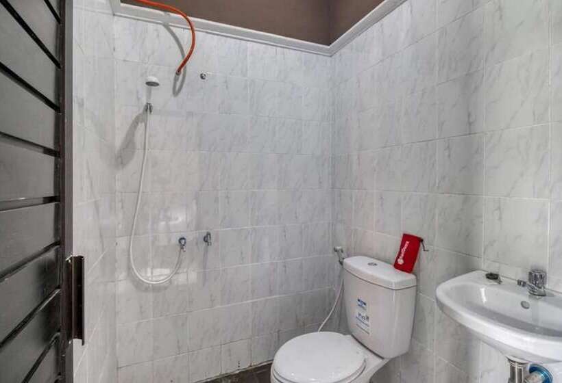 هتل Reddoorz Near Babarsari 2