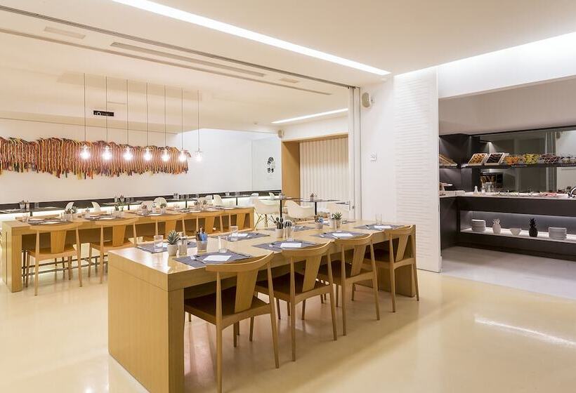 Отель Denit Barcelona