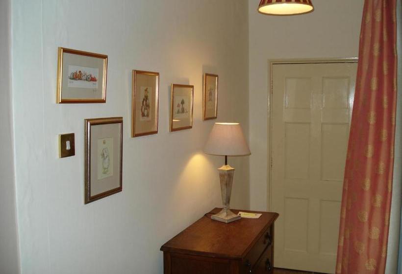 ホテル Fosbroke House