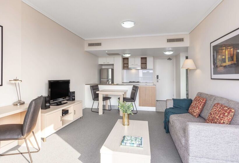 هتل Oaks Brisbane On Charlotte Suites