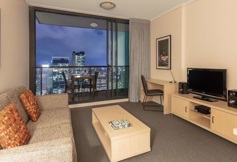 هتل Oaks Brisbane On Charlotte Suites