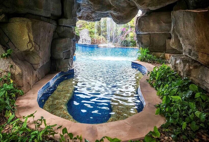 Отель Pullman Sanya Yalong Bay Villas & Resort