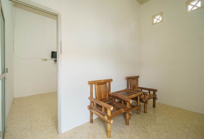 پانسیون Reddoorz Near Watervang Lubuk Linggau 2