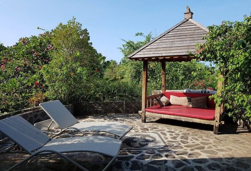تختخواب و صبحانه Villa Lumbalumba Banyualit
