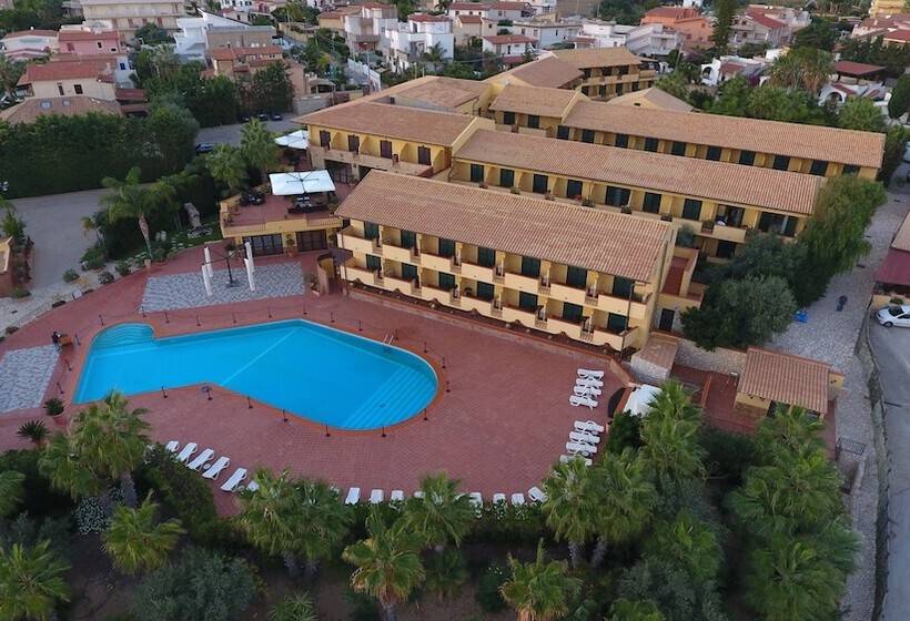 هتل Baia Di Ulisse Wellness & Spa