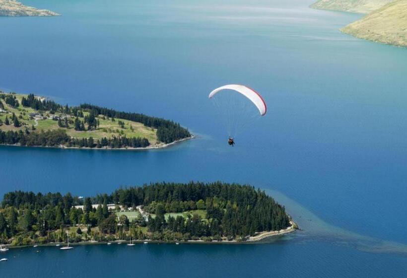 בית מלון כפרי Base Backpackers Queenstown