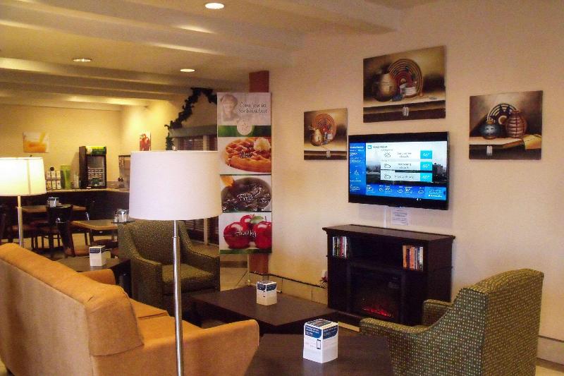 Отель Clarion Pointe Winslow I 40