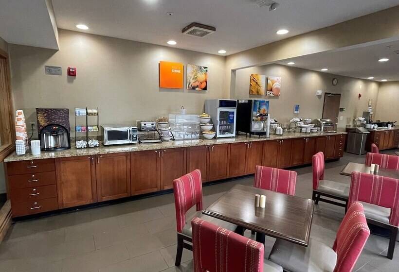 هتل Comfort Inn North Polaris