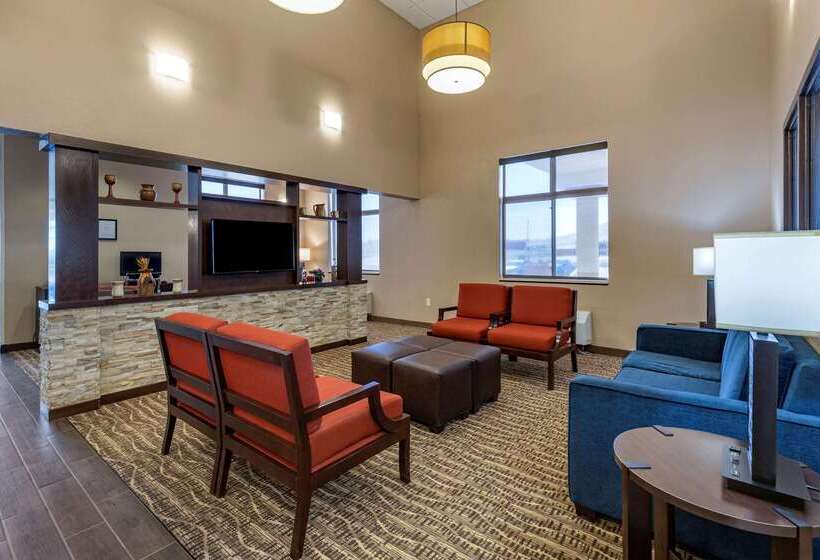 Отель Comfort Inn & Suites Gateway To Glacier National Park