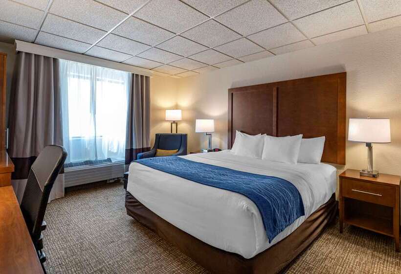 Отель Comfort Inn & Suites Gateway To Glacier National Park