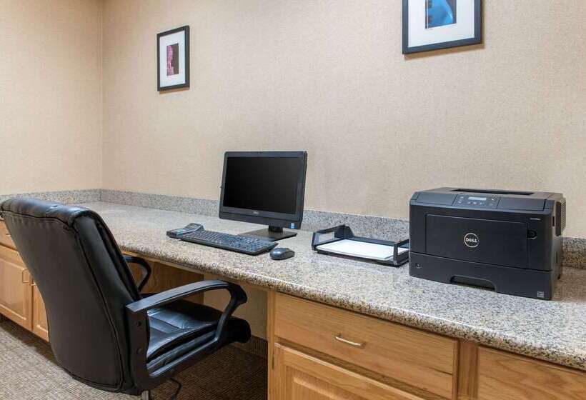 هتل Comfort Suites Louisville Airport