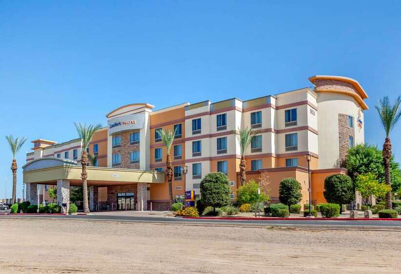 בית מלון כפרי Comfort Suites Glendale   State Farm Stadium Area