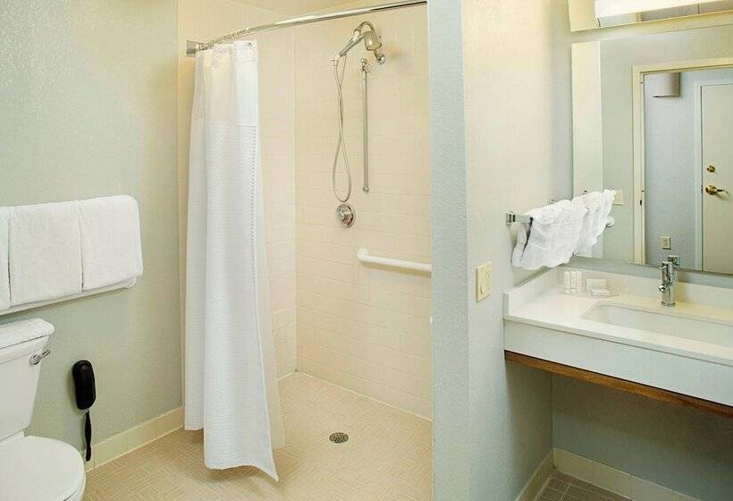 فندق Courtyard By Marriott West Palm Beach Airport
