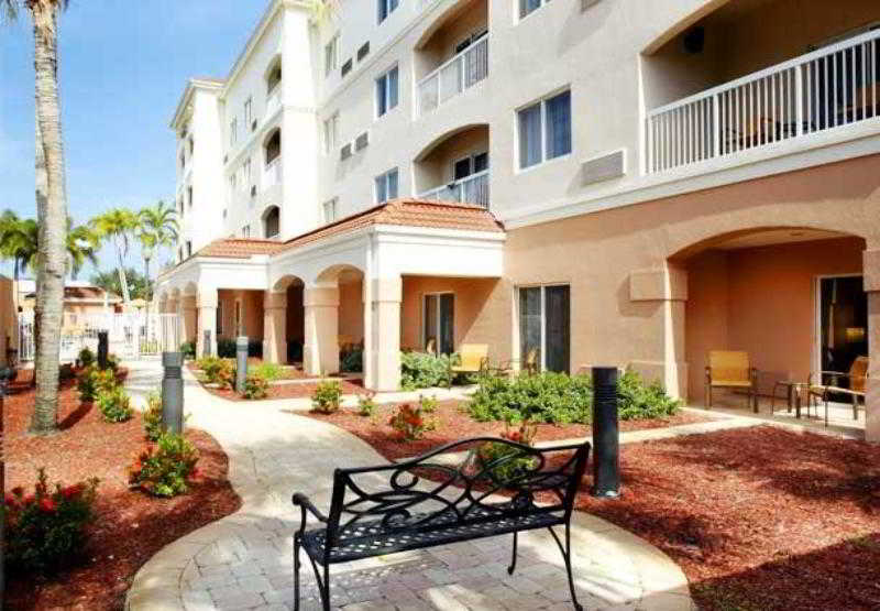 فندق Courtyard By Marriott West Palm Beach Airport