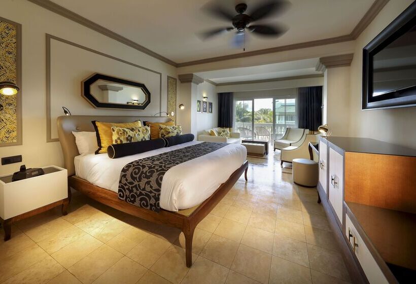Grand Palladium Lady Hamilton Resort & Spa - All Inclusive