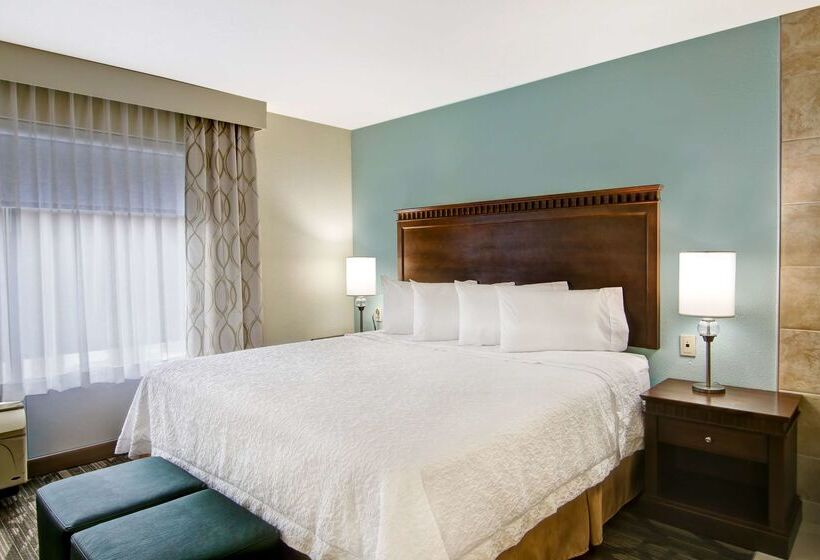 هتل Hampton Inn & Suites Saint John