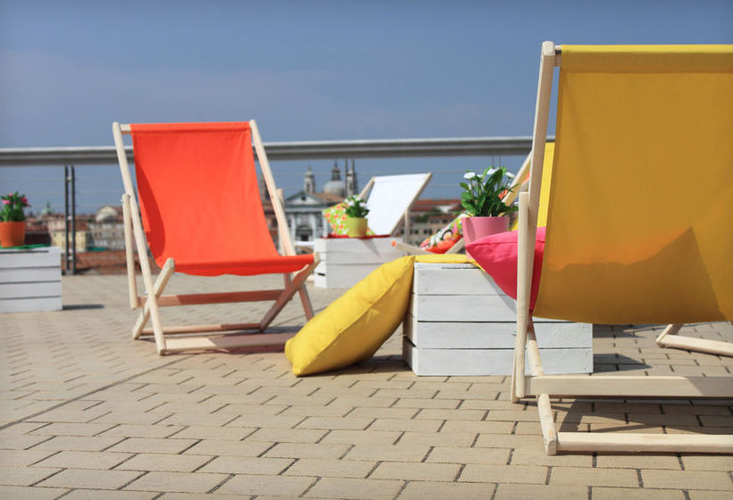 هتل Sunny Terrace Hostel