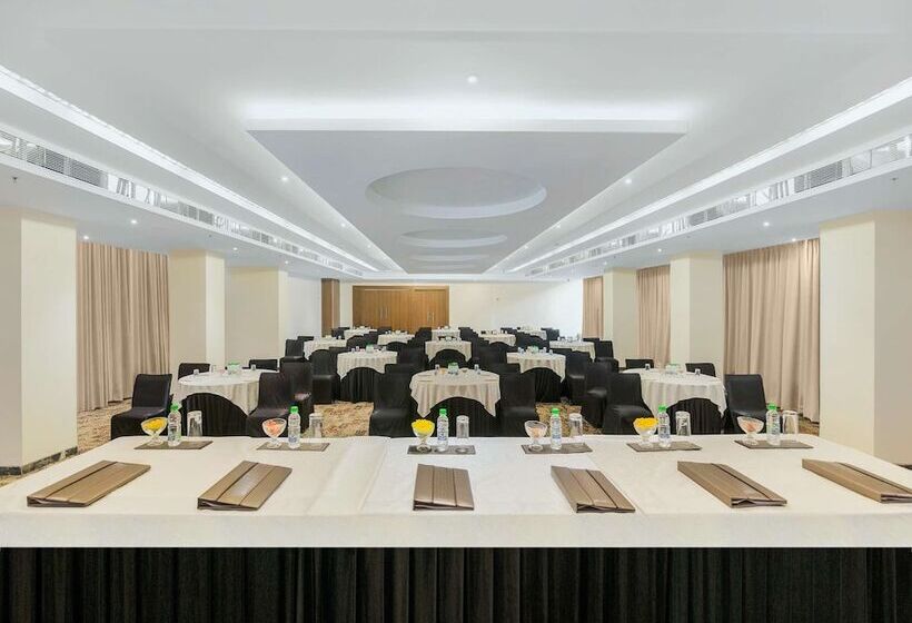 فندق Hrj Sarovar Portico Indore
