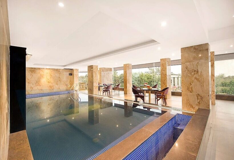 فندق Hrj Sarovar Portico Indore