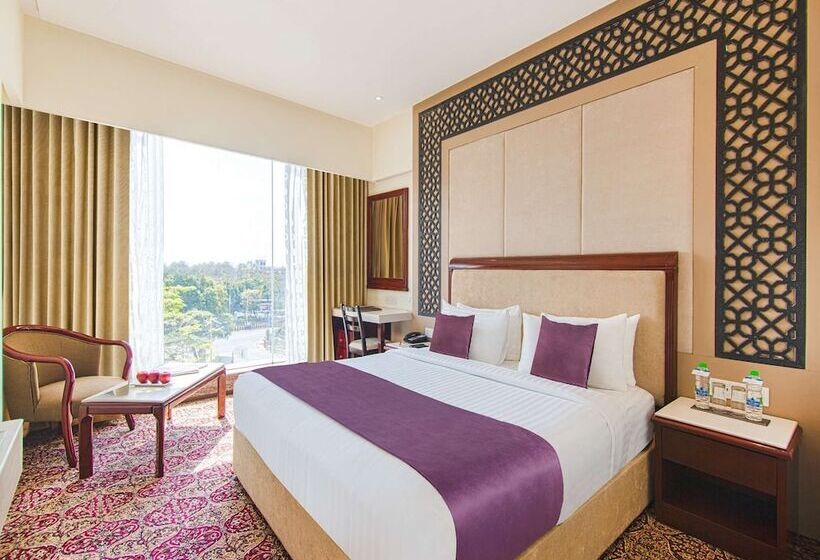 فندق Hrj Sarovar Portico Indore