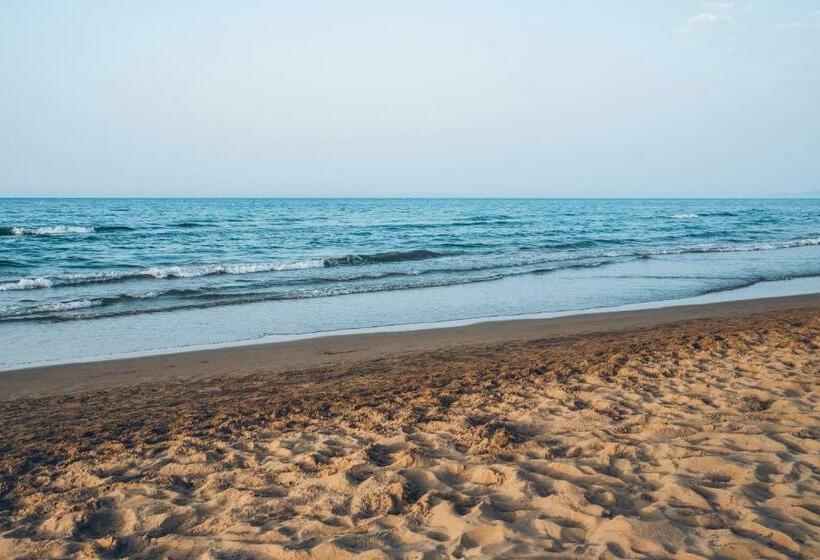 هتل Iberostar Waves Saidia