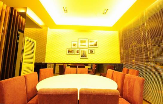 فندق International Financial