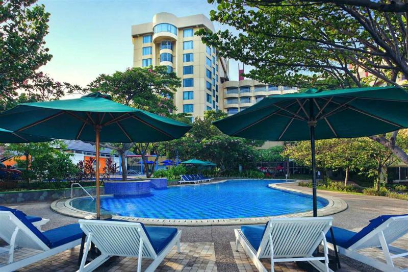 هتل Mercure Convention Center Ancol