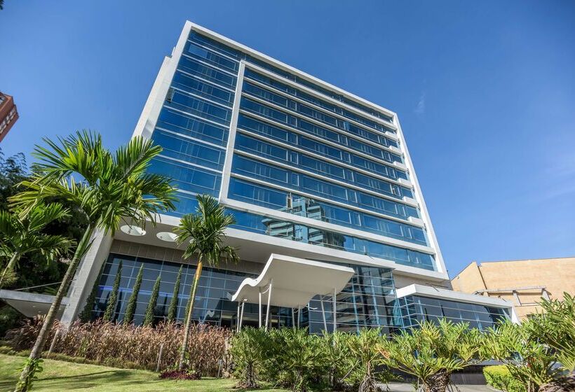 هتل NH Collection Medellin Royal