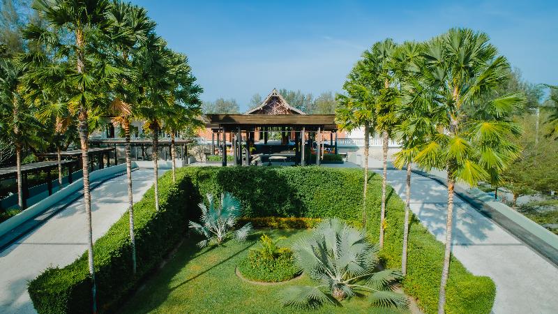 هتل Outrigger Khao Lak Beach Resort   Sha Extra Plus