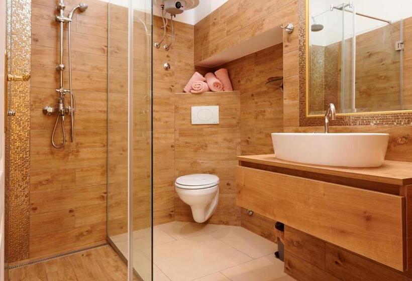 هتل Palace Derossi