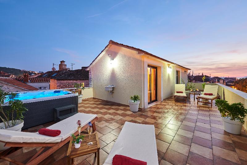 هتل Palace Derossi