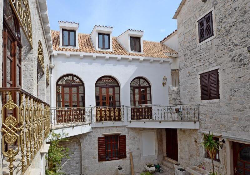 هتل Palace Derossi