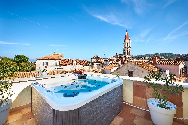 هتل Palace Derossi