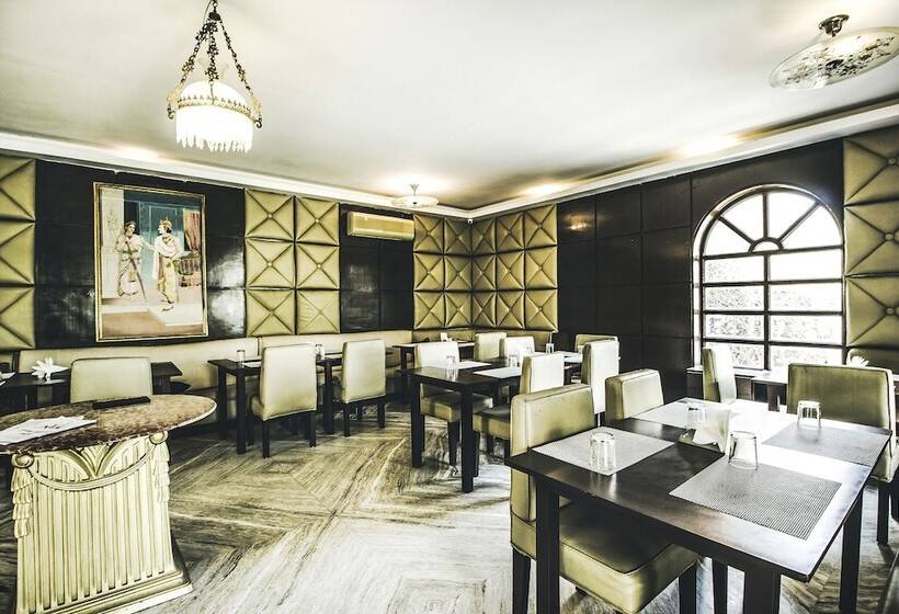 호텔 Sugan Niwas Palace