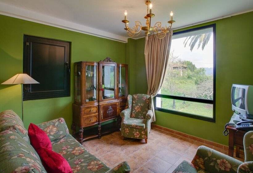 La Casona De La Roza