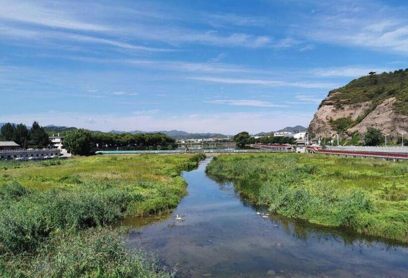 Отель 7days Inn Chengde Summer Resort