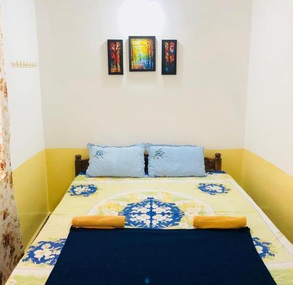 پانسیون Blue Waves Guest House