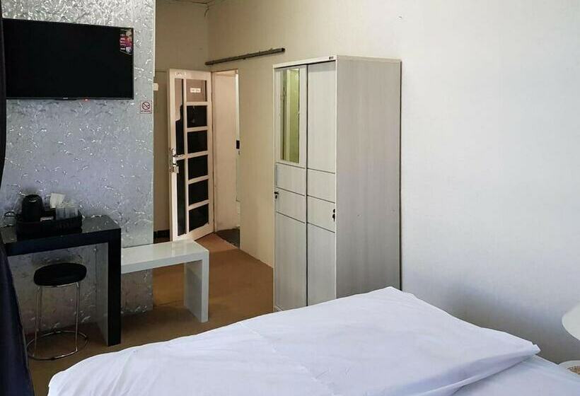 بنسيون Koolkost Near Sepinggan Airport Balikpapan