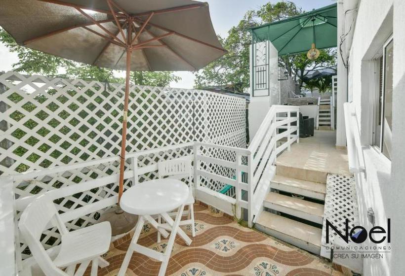 هاستل Posada J&j Forbes   1