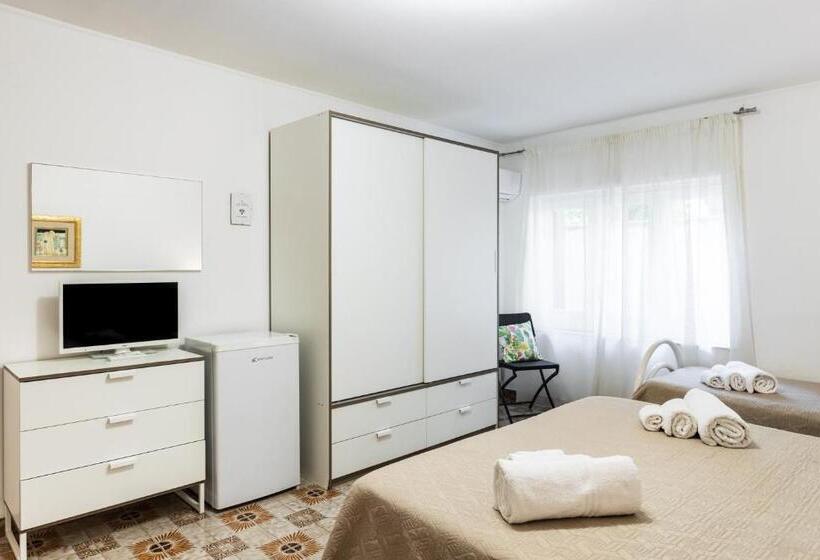 تختخواب و صبحانه Le Torrette Rooms And Apartments