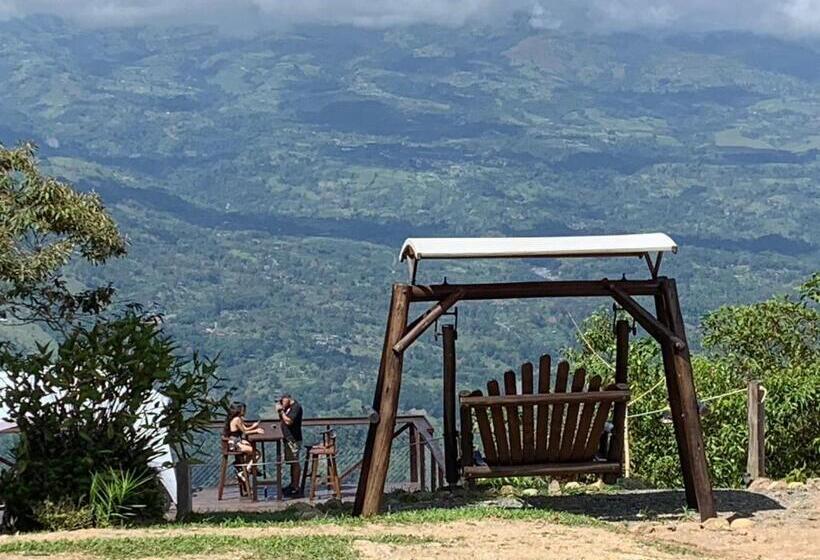 ベッドアンドブレックファースト The Lodge At Reventazon River Mountain Ranch