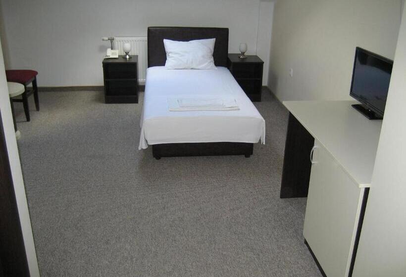 هتل Feniks Požarevac