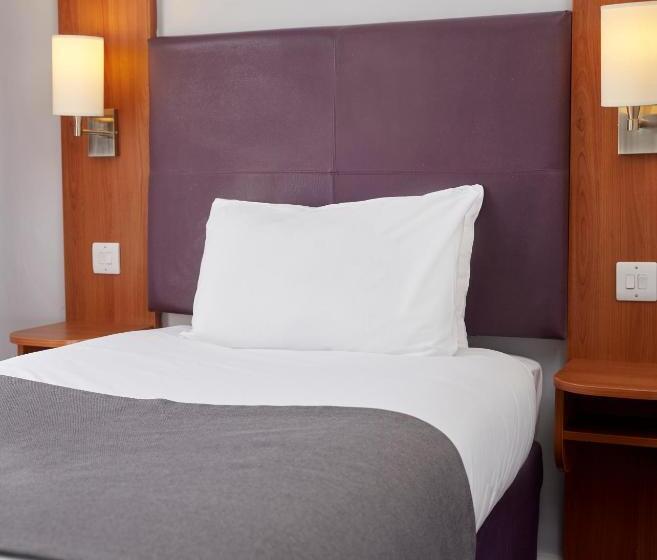 فندق Wheatsheaf By Chef & Brewer Collection