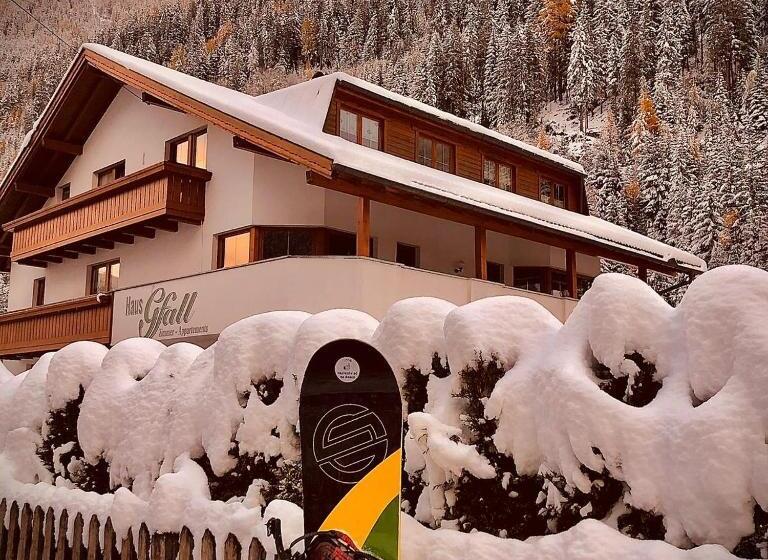 بنسيون Haus Gfall