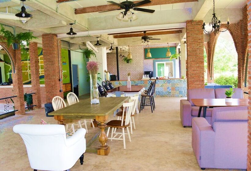 پانسیون Home Ayutthaya