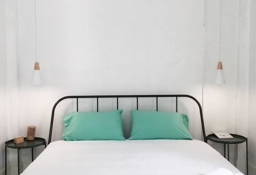 هتل Concept Yard Chiangrai   Adults Only   Hostel