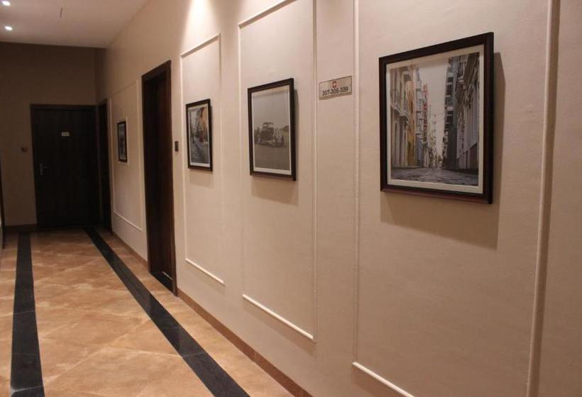 בית מלון כפרי Ganapati Palace