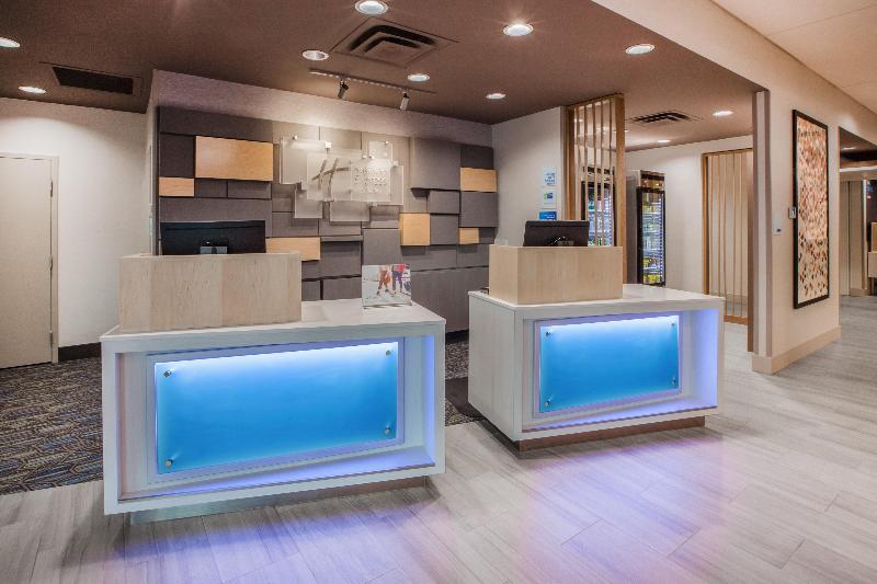 호텔 Holiday Inn Express & Suites Moody   Leeds By Ihg