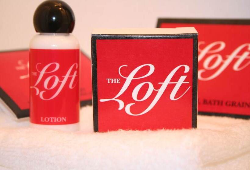 בית מלון כפרי The Loft At Menorcan Square